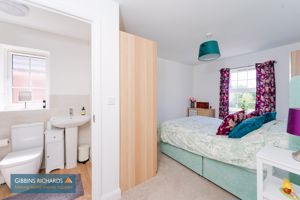 Ensuite- click for photo gallery